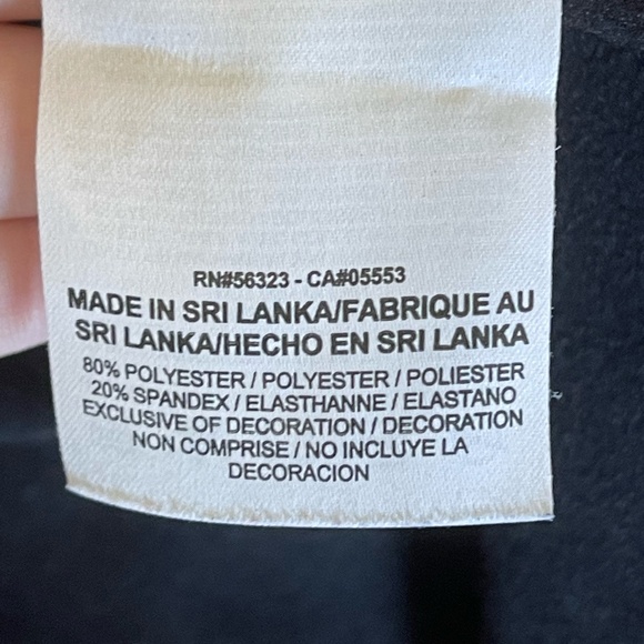 Nike Women's M Dri-Fit Running 1/4 Pullover - Picture 5 of 5